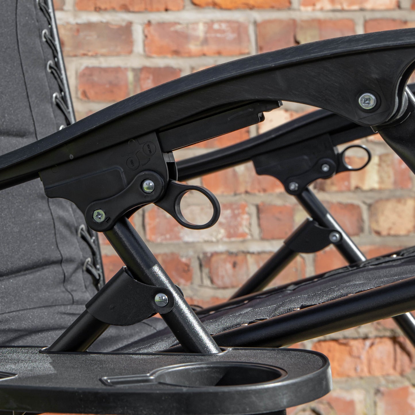 Luxury Padded Multi Position Zero Gravity Garden Relaxer Chair Lounger in All Black