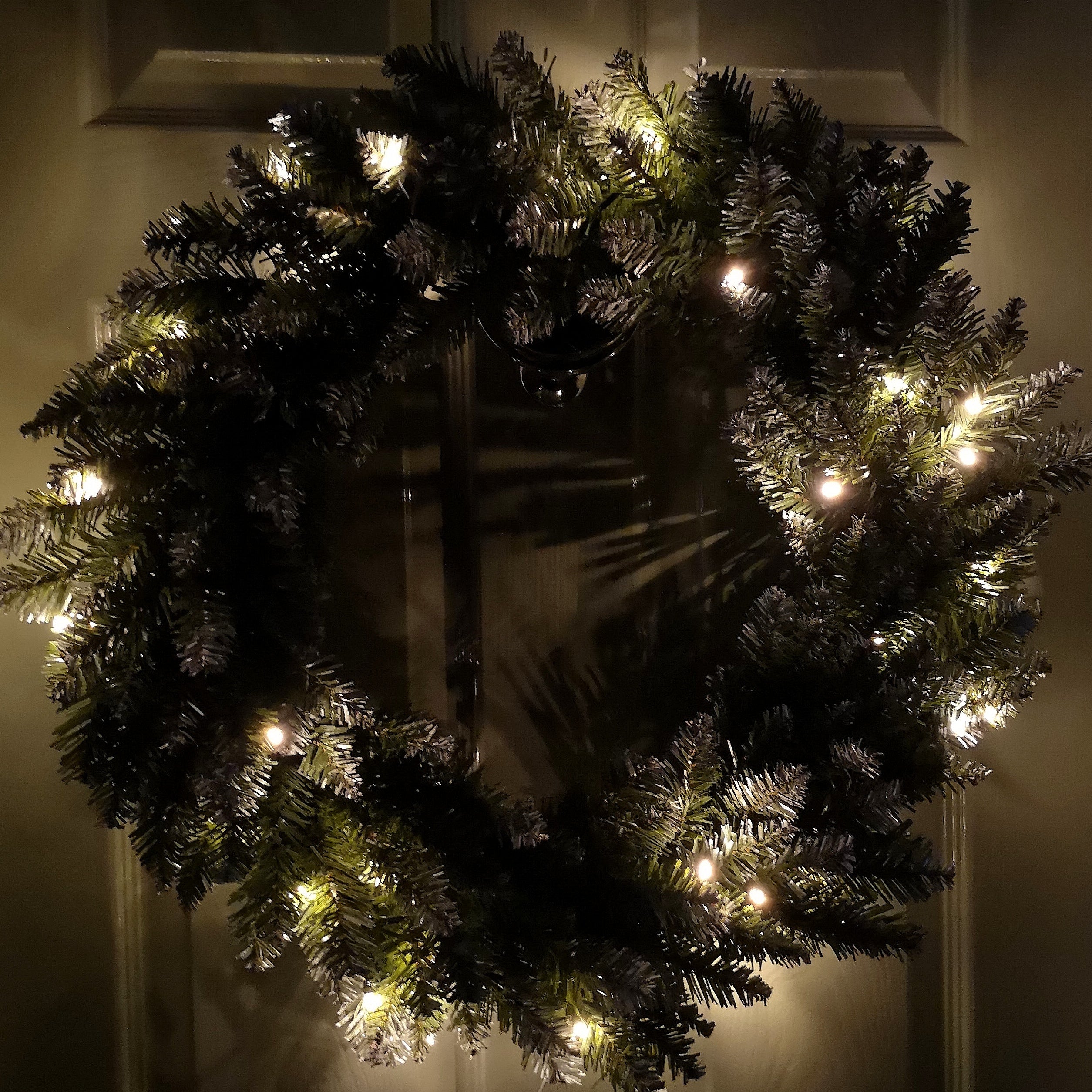 60cm Snow Tipped Christmas Wreath with 50 Warm White LEDs and 160 Bullet Tips 