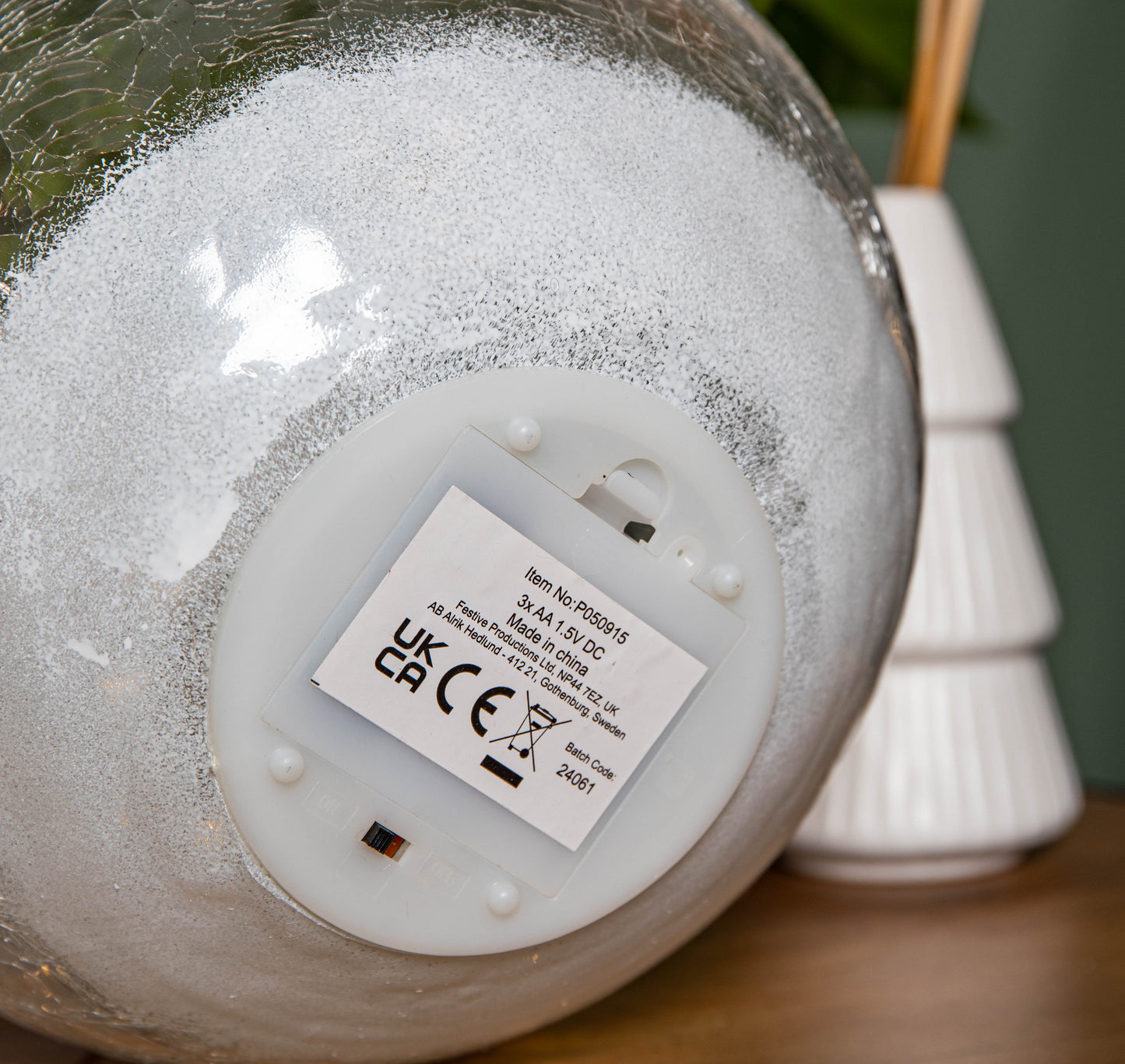 20cm Battery Operated Light up Robin Crackle Glass Ball with 15 Warm White LEDs