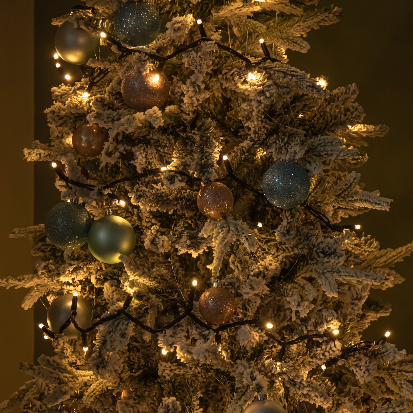 24m Set of 300 Connectable String Lights with Warm White LEDs