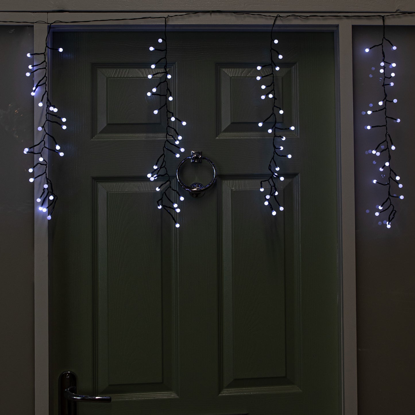4.8m x 0.5m 425 LED Frosted Cluster Curtain Christmas Lights in White