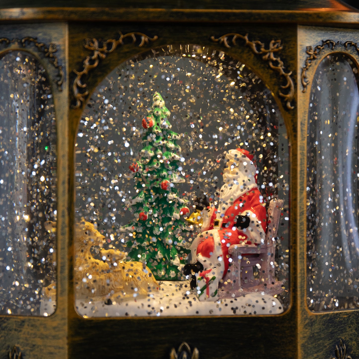 21cm Battery Operated Light up Santa and Christmas Tree Water Spinner with LEDs