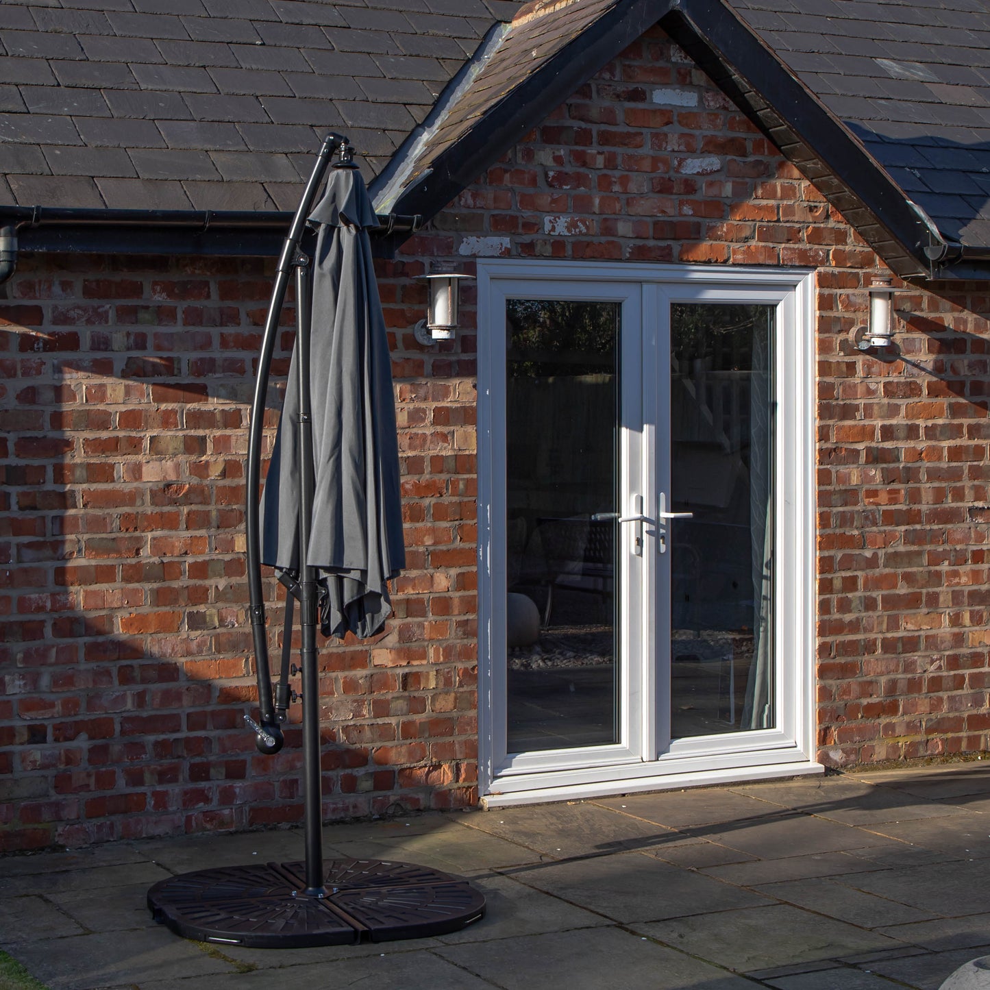 Factory Seconds 3m Cantilever Parasol in Grey with Crank Handle for Patio Garden Banana Parasol with UV Protection Outdoor Umbrella Sun Shades for Garden