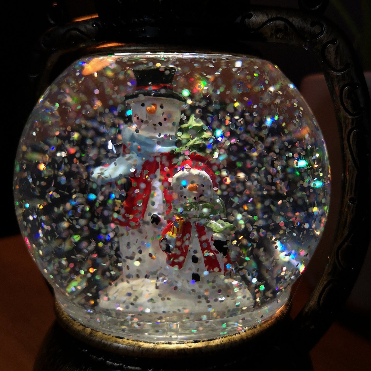 20cm LED Christmas Glitter Water Spinner Antique Lantern Snowy Snowman Scene