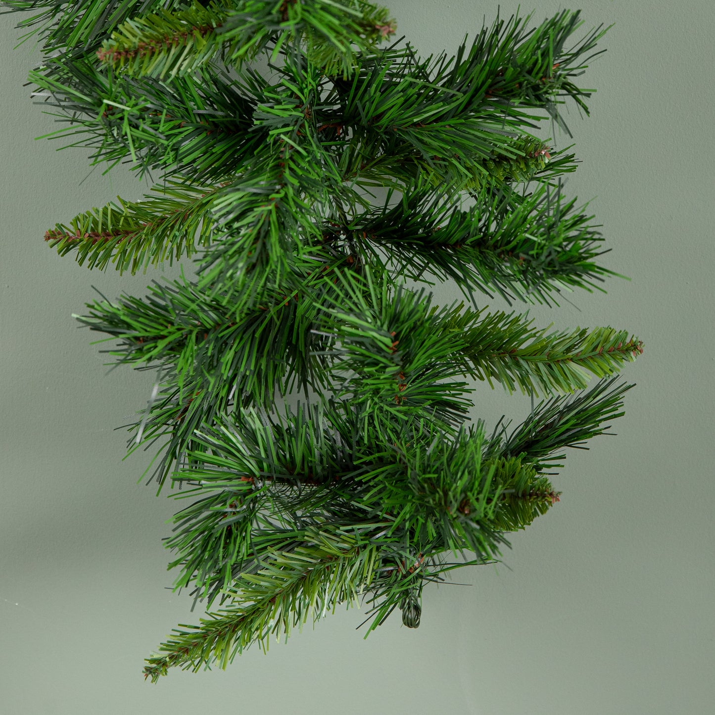 2.7m (9ft) Plain Green Kateson Fir Christmas Garland with 180 Tips