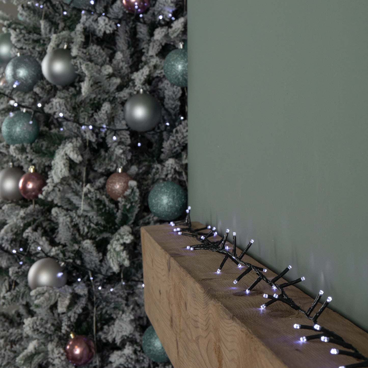 15.5m 600 LED Colour Changing Christmas String Lights in White to Blue