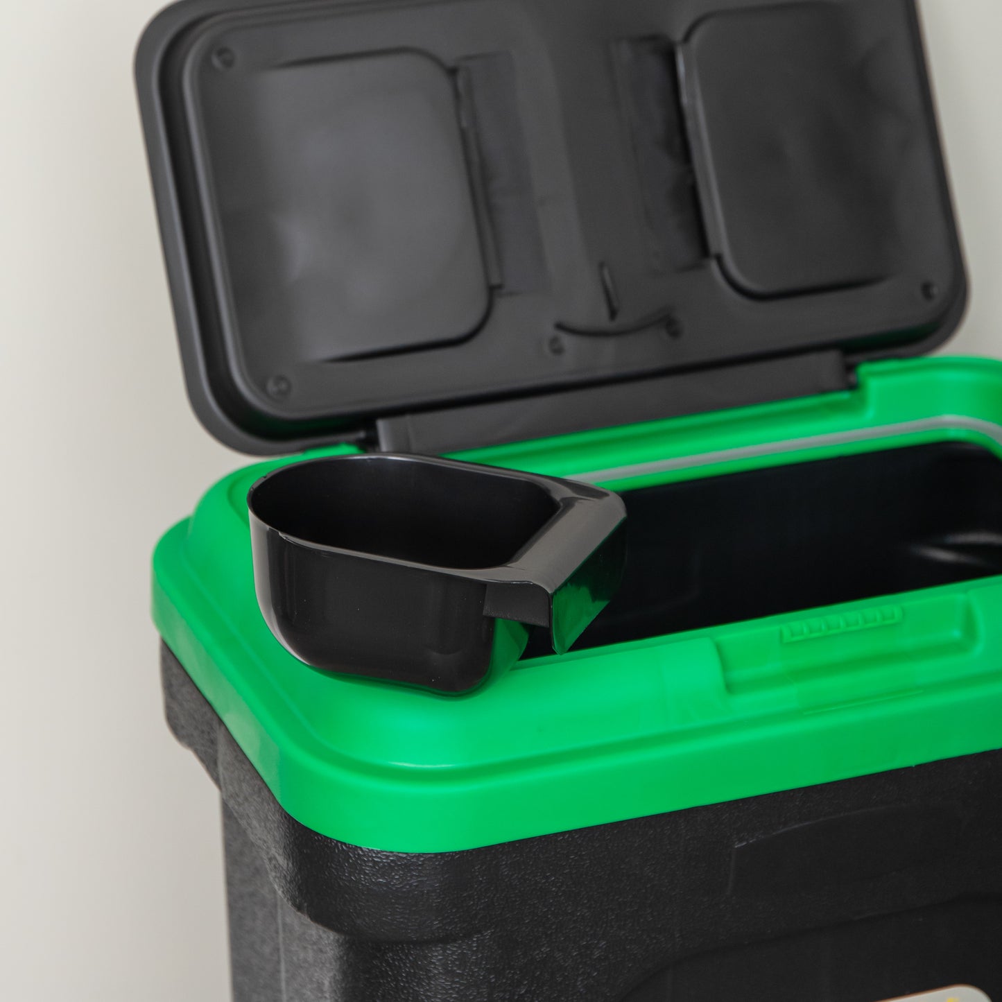 3 x 30 Litre Plastic Dried Pet Food Storage Container Tubs with Food Scoop