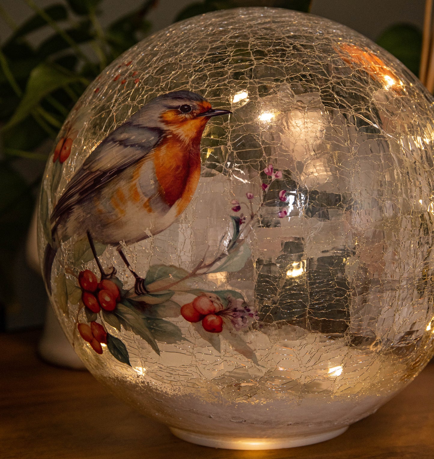 20cm Battery Operated Light up Robin Crackle Glass Ball with 15 Warm White LEDs