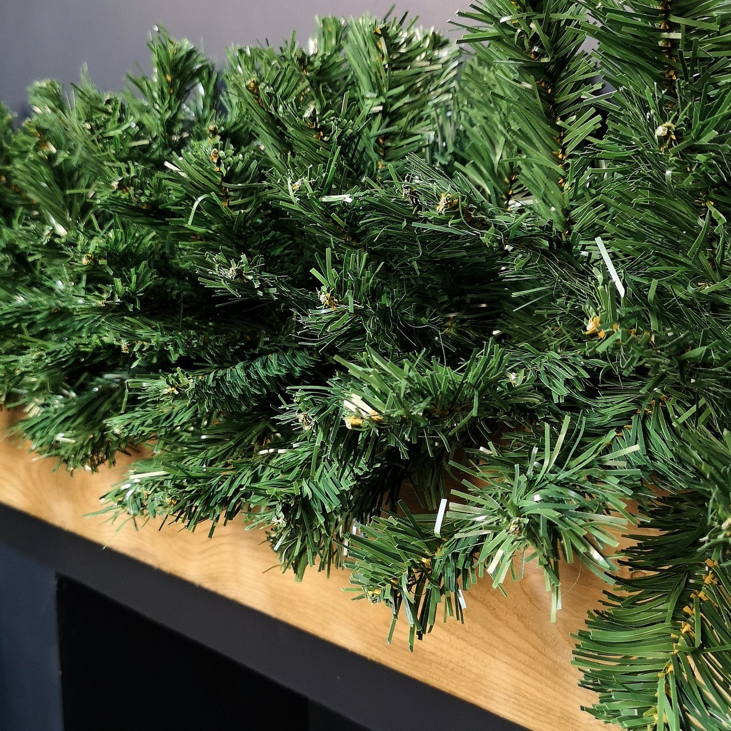 2.7m (9ft) x 38cm Premier Luxury Extra Bushy Plain Green Christmas Garland