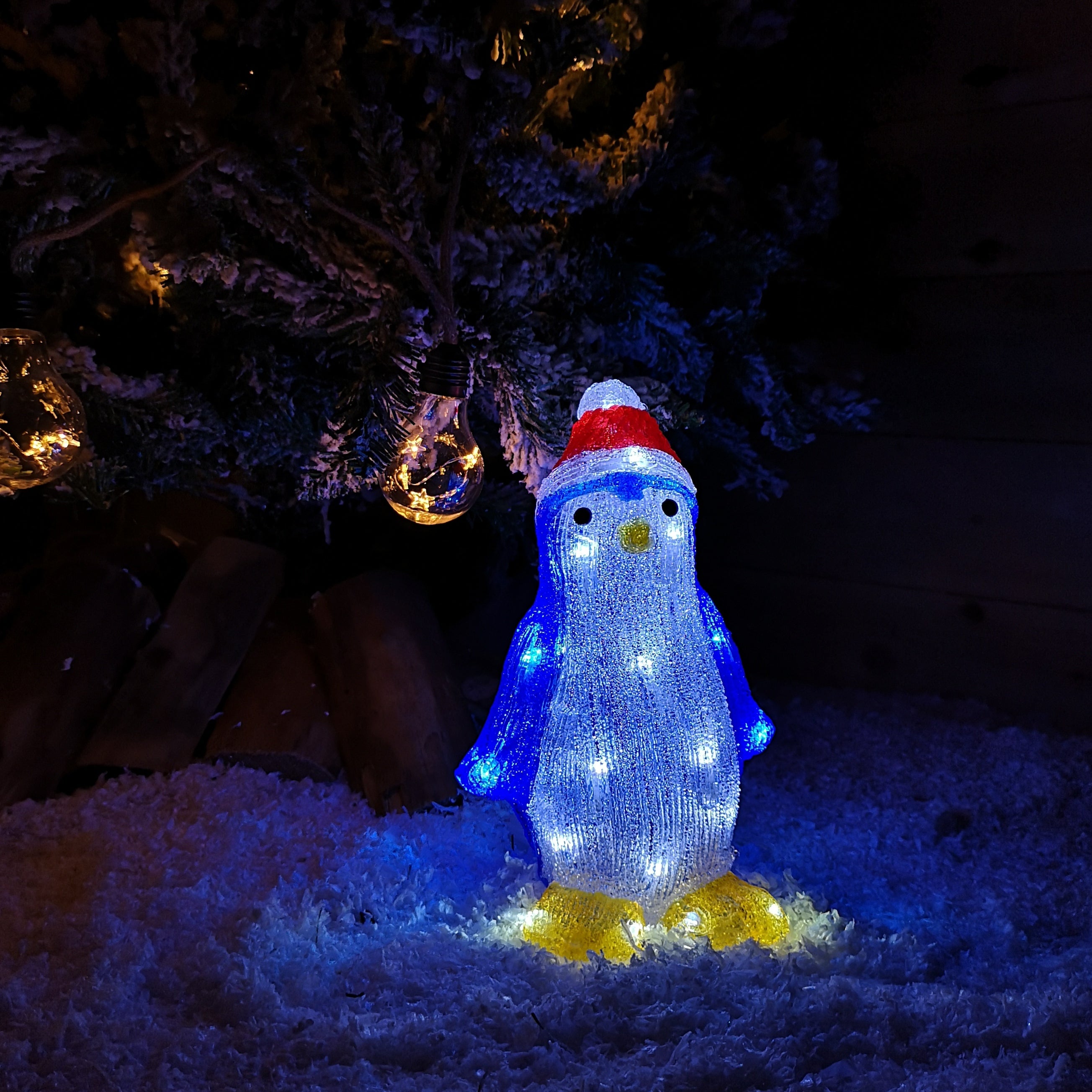 30cm Light Up LED Standing Acrylic Christmas Penguin Decoration With Santas Hat Indoor Outdoor