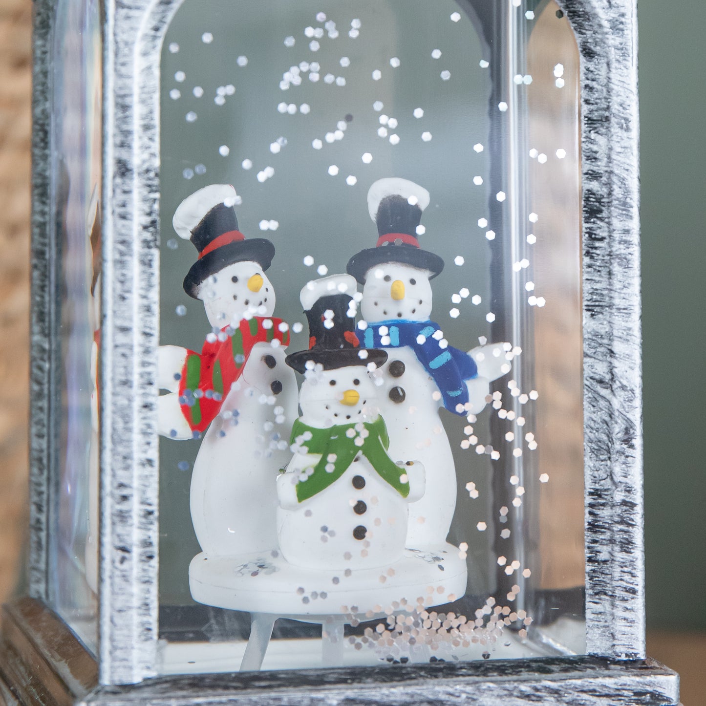 20cm Dual Powered Light up Christmas Water Spinner with 3 Snowmen and White LEDs