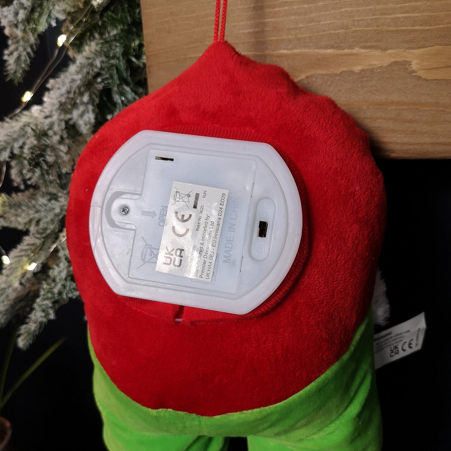 32cm Door Hanging Laughing Elf Animated Indoor Christmas Decoration