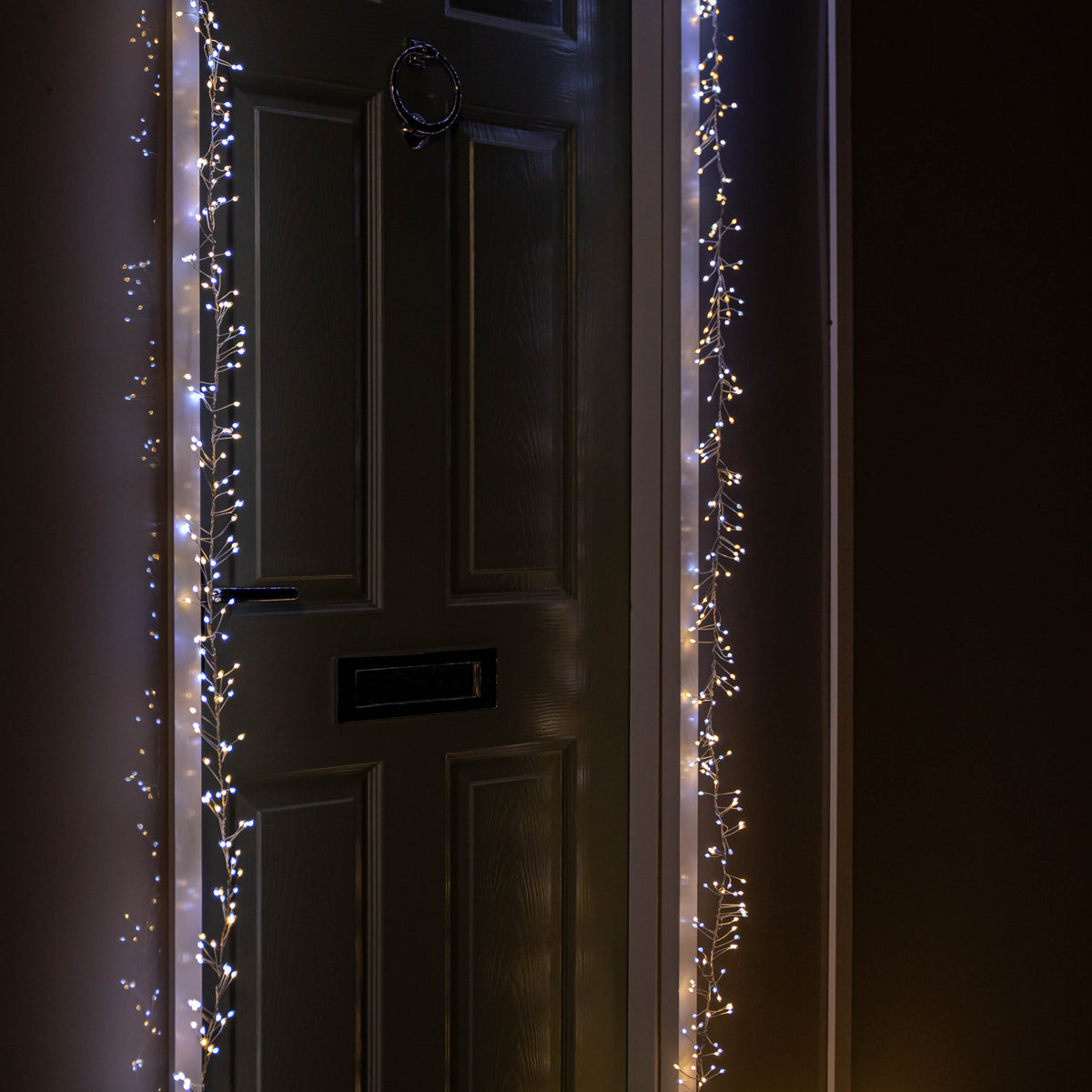 5.5m 800 LED UltraBrights Christmas Door Cluster LIghts with Timer in White & Warm White on Silver Wire