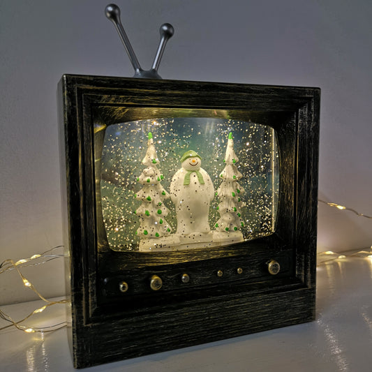 Factory Seconds: 21cm Musical Dual Power LED Christmas Glitter Water Spinner Retro TV The Snowman & The Snow dog™ Scene