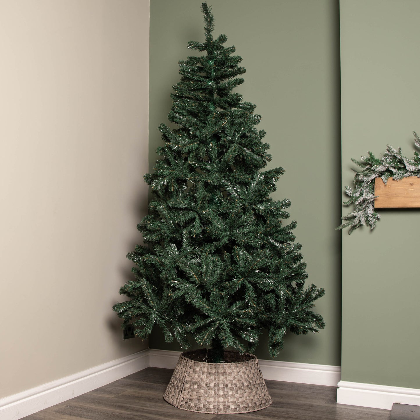 40/58cm Samuel Alexander Medium KD Plastic Wicker Rattan Woven Christmas Tree Skirt in Grey