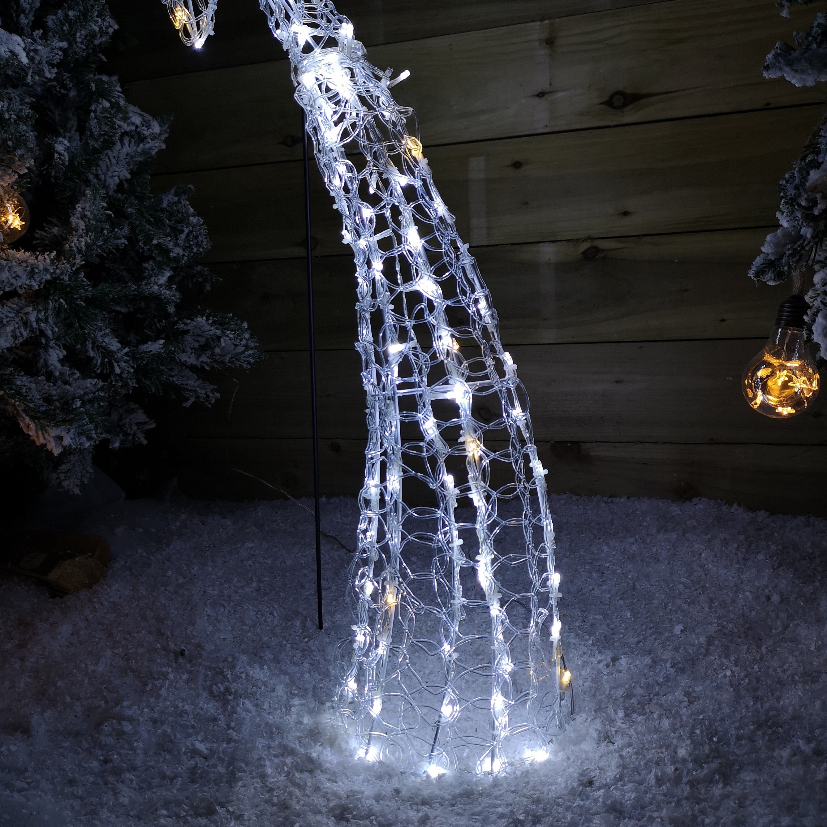90cm Light up Soft Acrylic 2D Shooting Christmas Star with 160 LEDs in White & Warm White