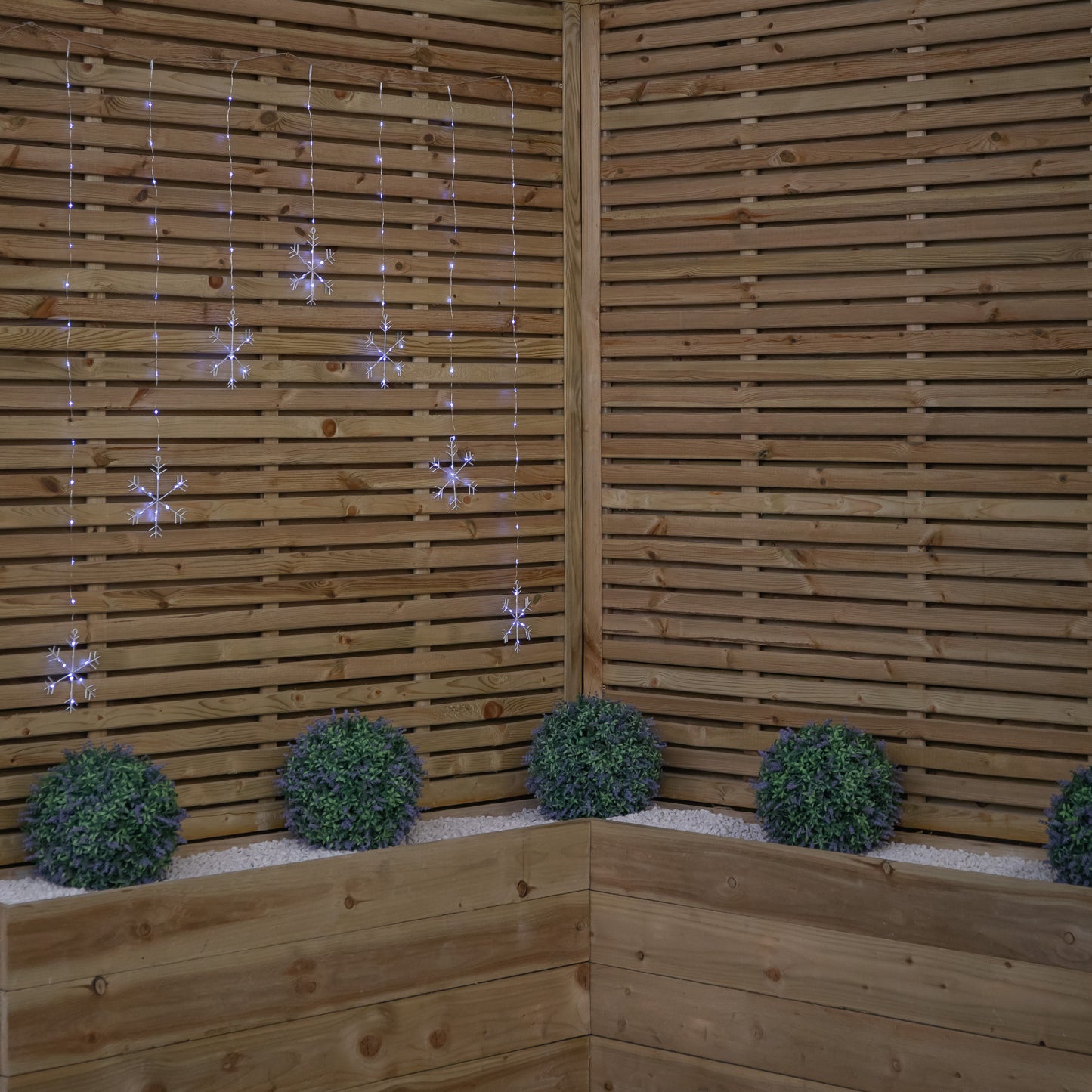 1.2m Battery Operated Snowflake Christmas Curtain Lights with 147 White LEDs