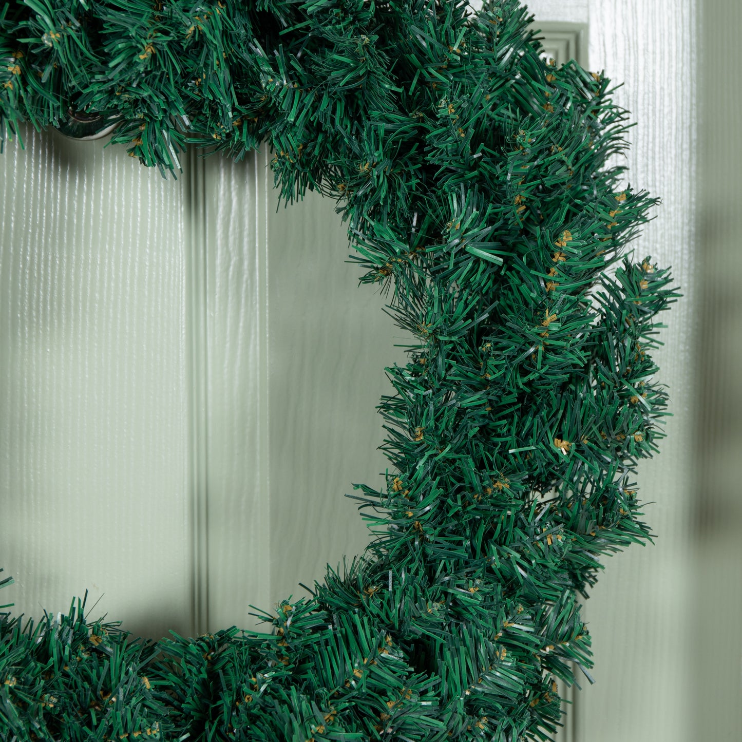 60cm Samuel Alexander Plain Green Artificial Hanging Christmas Wreath with 160 Tips
