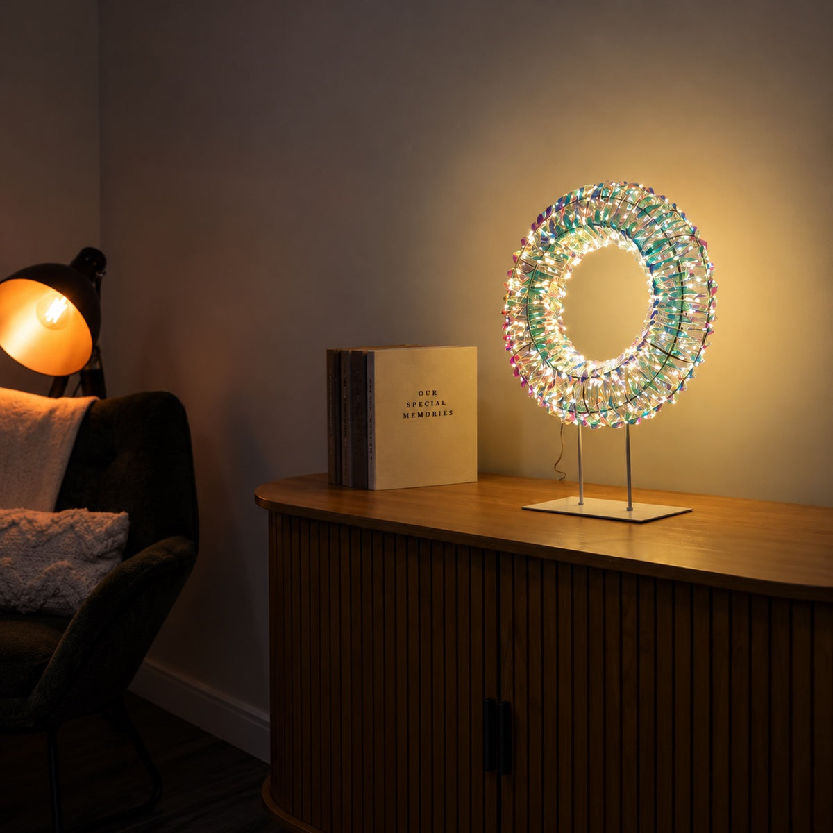45cm Light up Iridescent Christmas Wreath with Base & Warm White LEDs