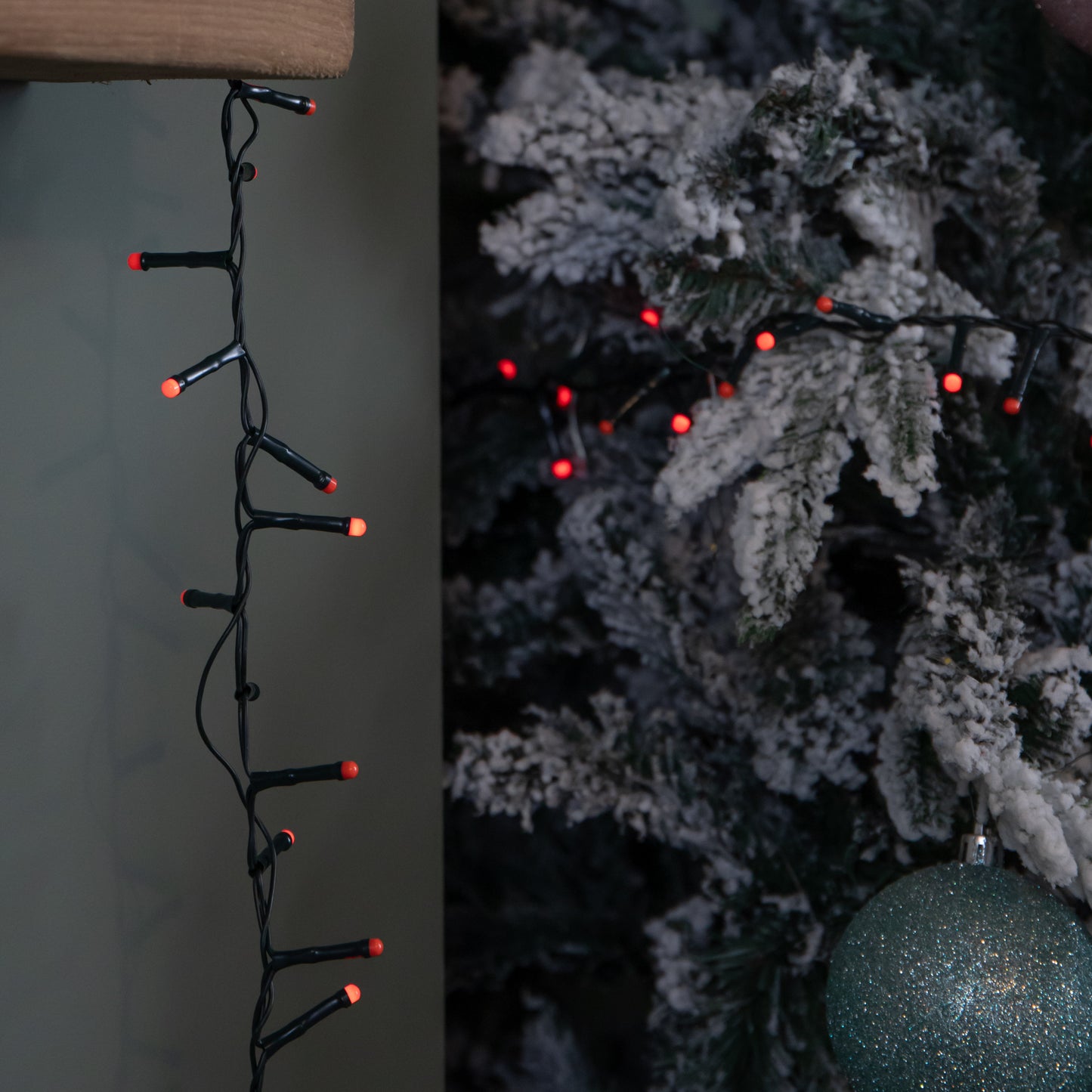 9m 360 LED Battery Operated Christmas BerryBrights String Lights in Red