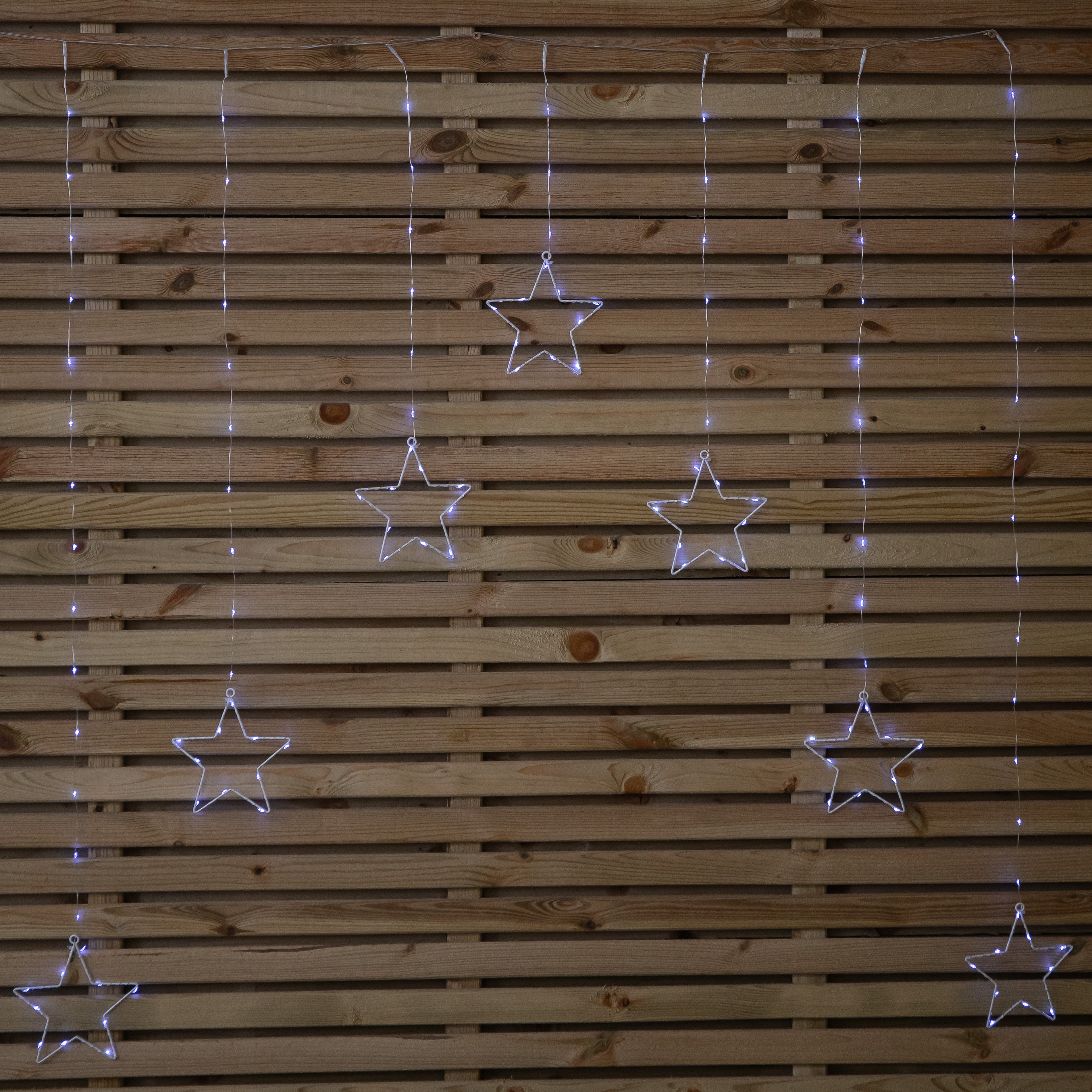 1.2m Battery Operated Christmas Star Curtain Lights with 140 White LEDs