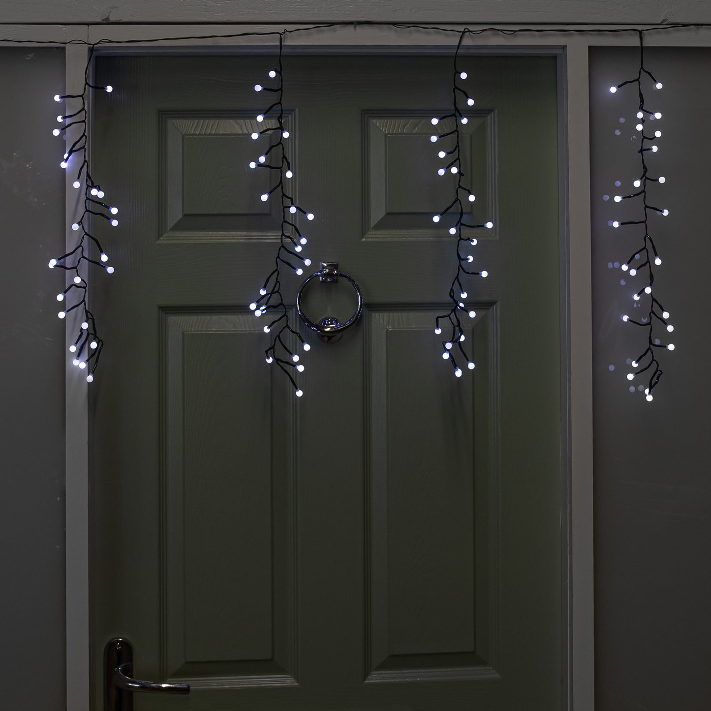 4.8m x 0.5m 425 LED Frosted Cluster Curtain Christmas Lights in White