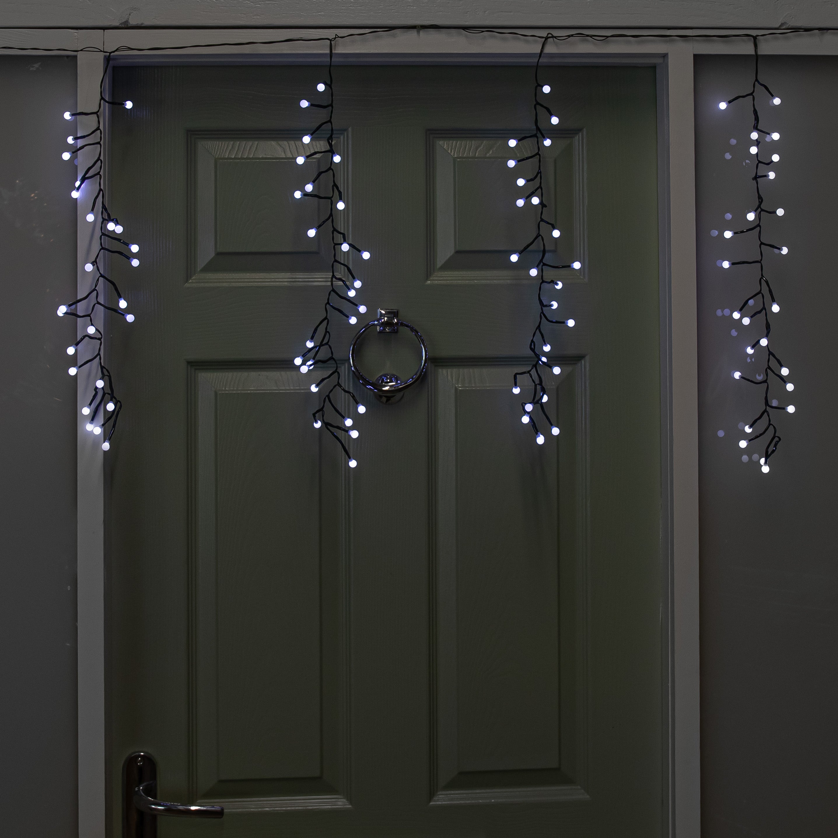 4.8m x 0.5m 425 LED Frosted Cluster Curtain Christmas Lights in White