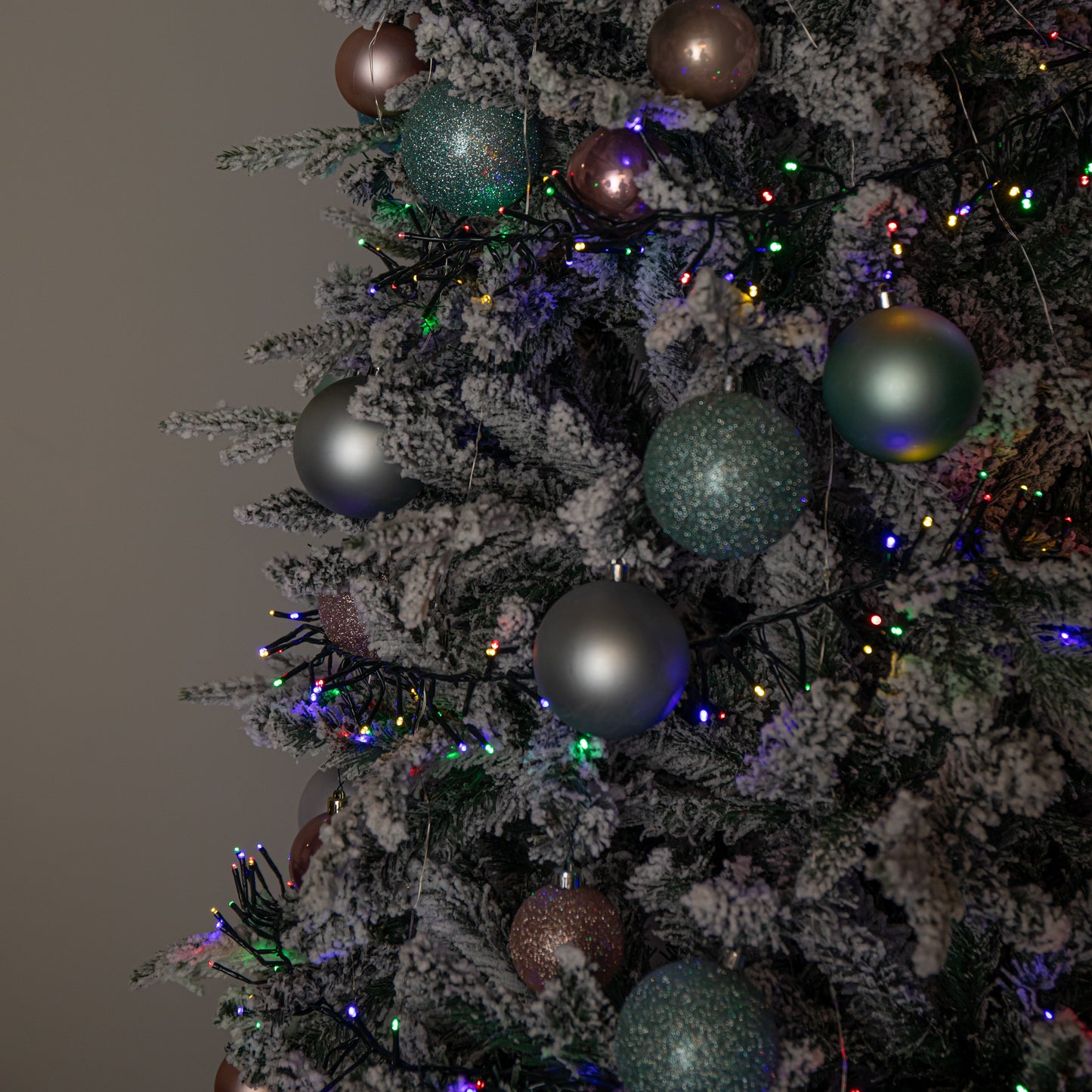 18.5m 1440 LED Christmas Cluster Multi-Action String Lights with Timer in Multi-Coloured