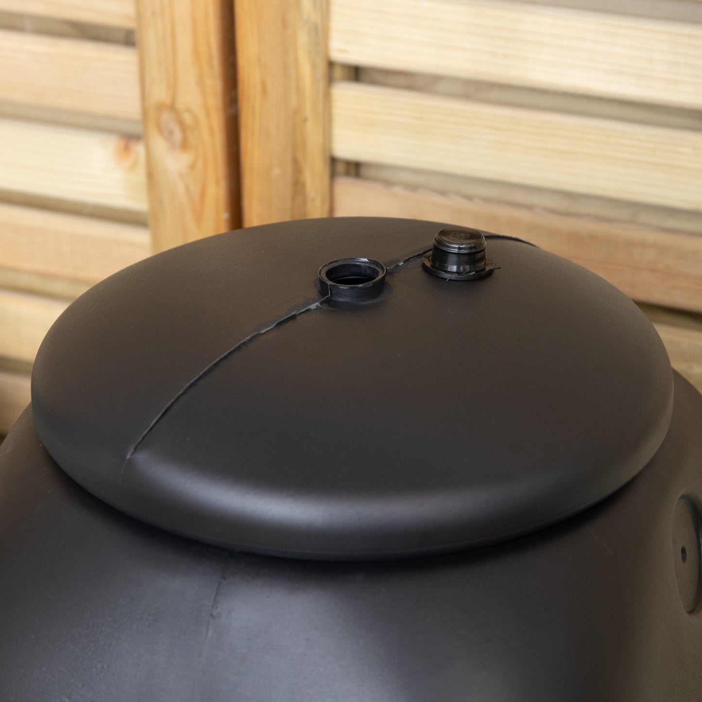100L Slim Space Saver Water Butt With Lid & Tap Carry Handles in Black