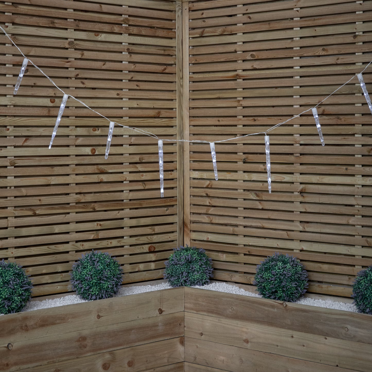 6.9m Icicle Christmas Chaser Lights with 72 Cool White LEDs