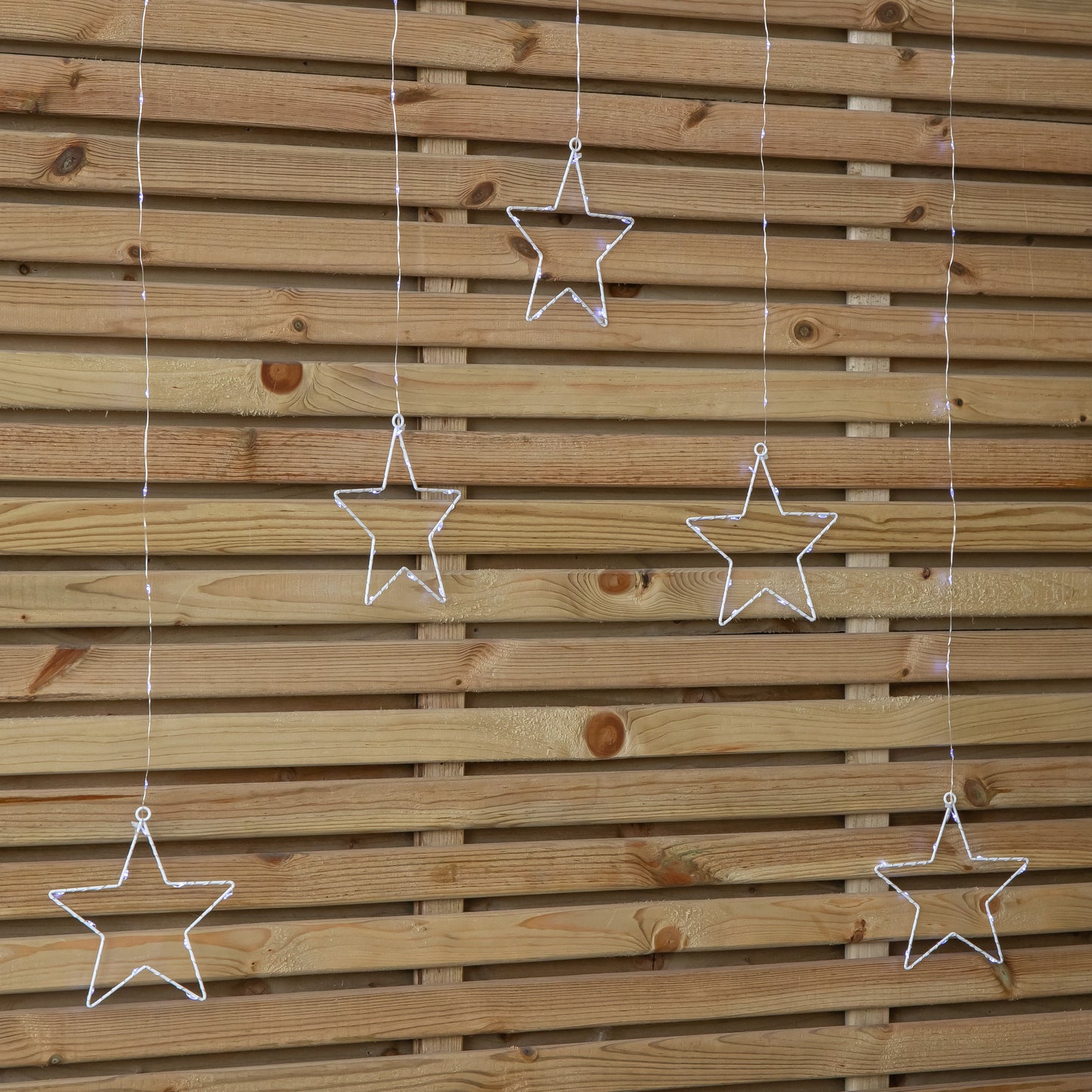 1.2m Battery Operated Christmas Star Curtain Lights with 140 White LEDs