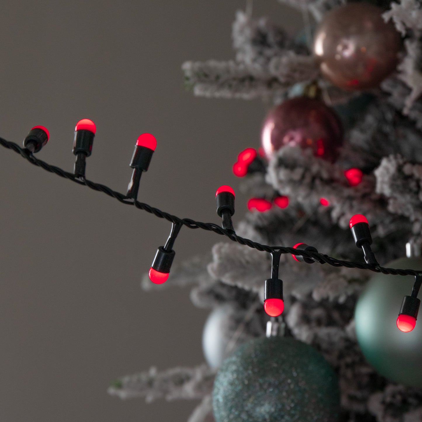 1000 Christmas Berry String Lights in Red with Multi-Action LEDs