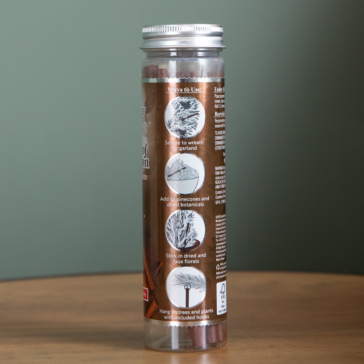 3 Packs of 25g Two Dashes of Cinnamon Scented Christmas Scentsicles with 6 Hanging Hooks