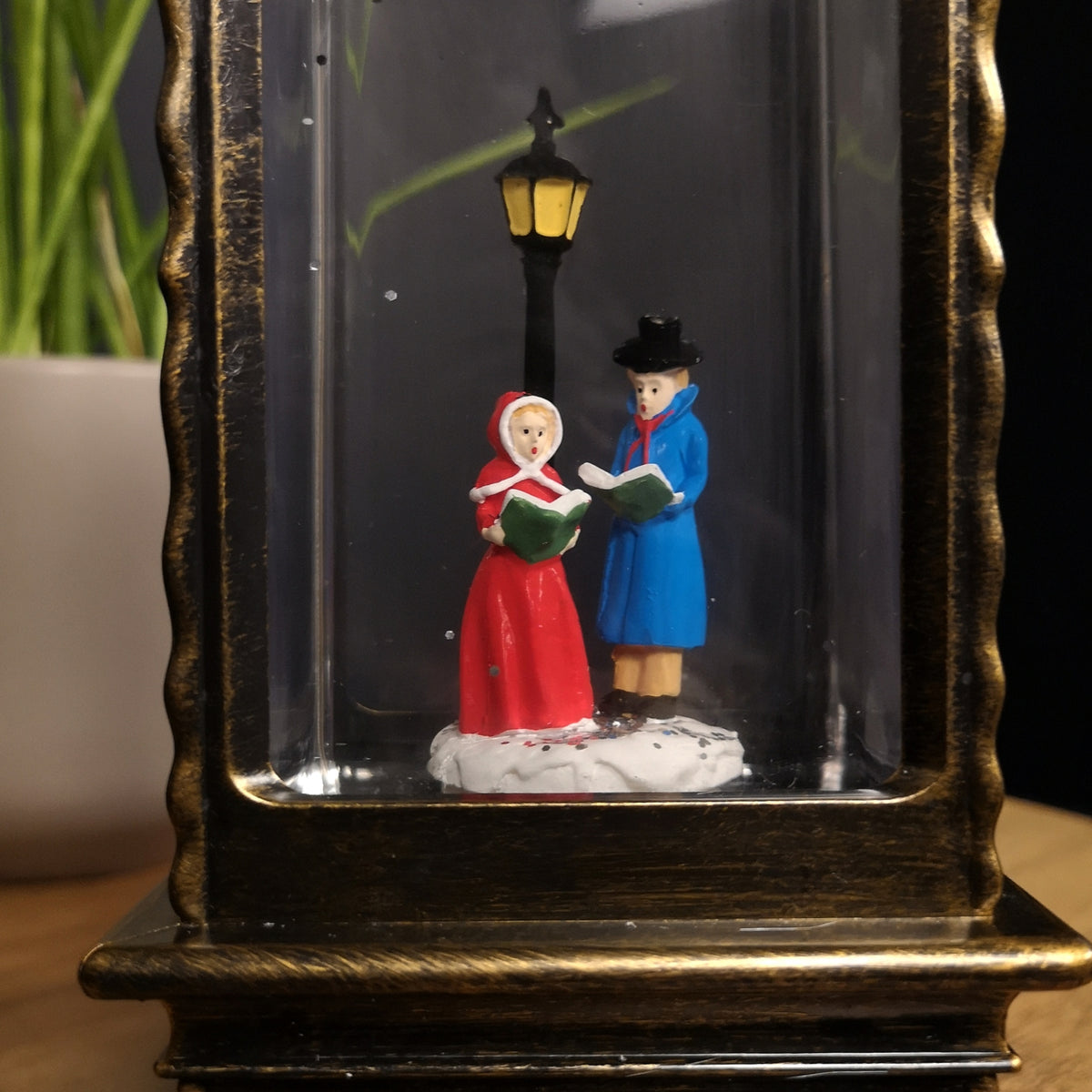 27cm Dual Power Light up Christmas Glitter Water Spinner Rustic Lantern Carol Singing Scene with LEDs