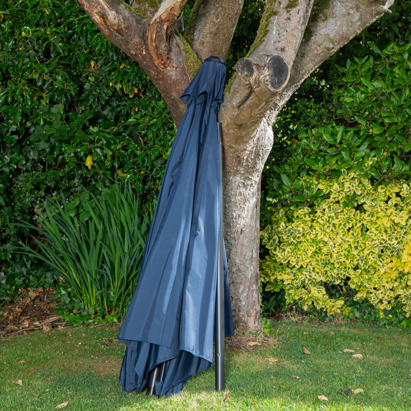 Samuel Alexander 2.7m Havana Garden Patio Parasol with Crank Handle in Blue