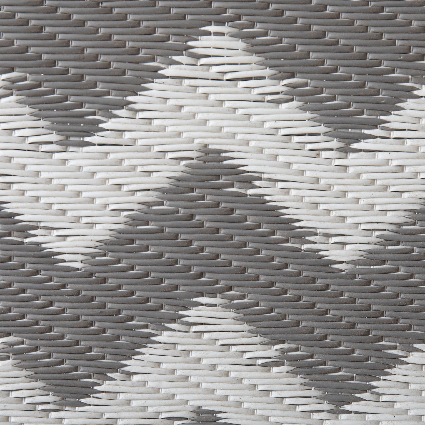 1.5m x 2.1m Atlantis Large Outdoor Alfresco Patio Rug Mat in Slate