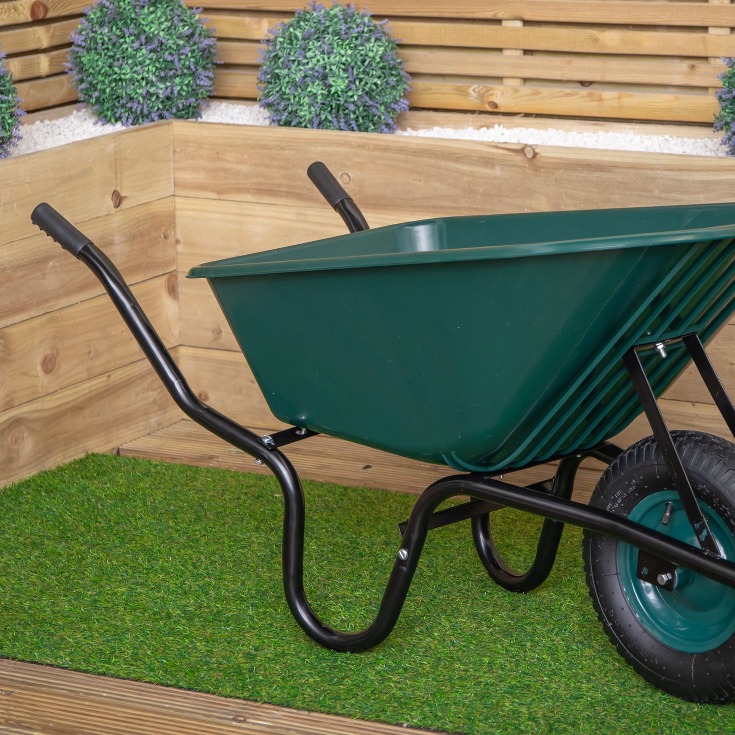 110 Litre 150kg Capacity Heavy Duty Outdoor Pneumatic Plastic Garden Wheelbarrow in Green