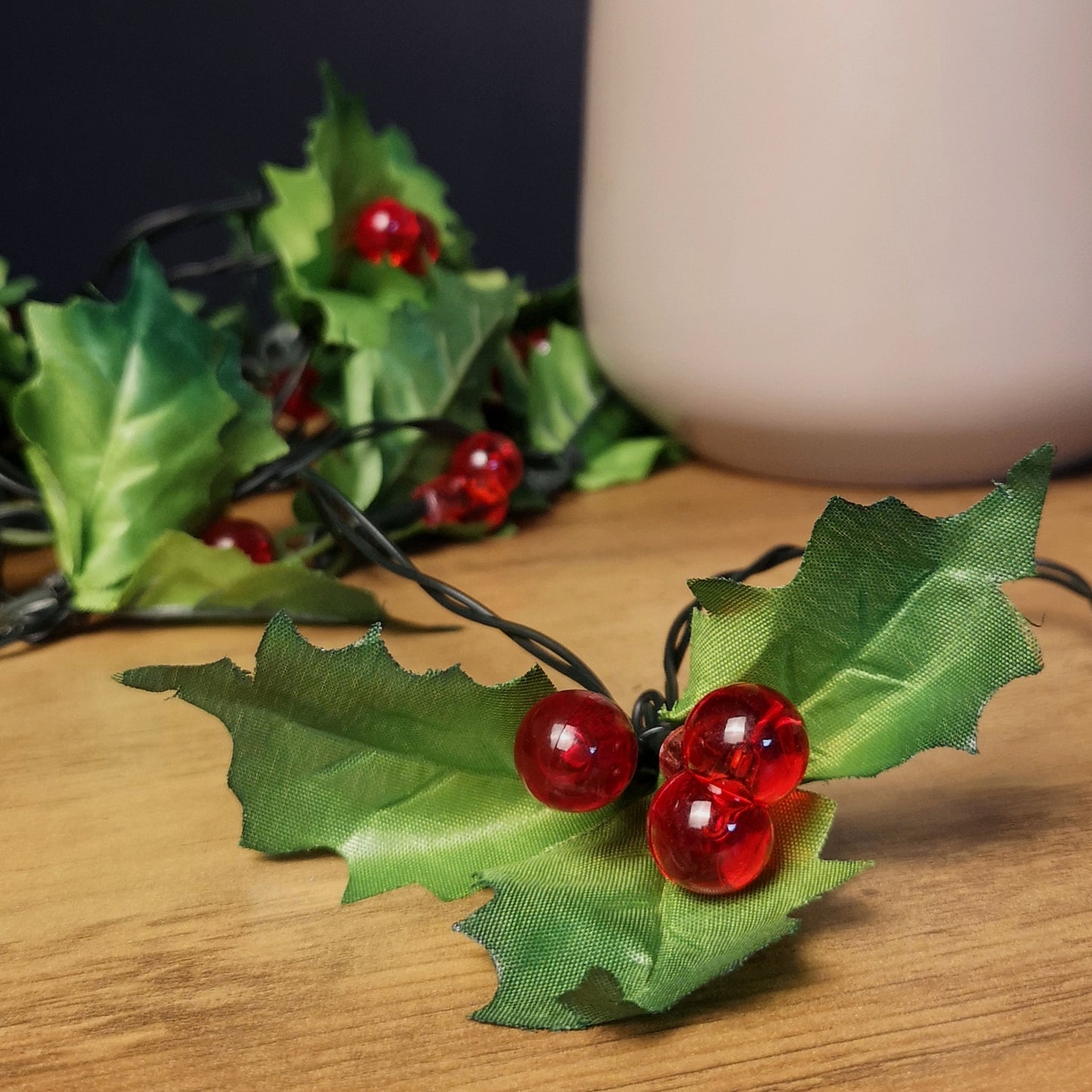 Premier 2.8m Holly Garland with Red Berries and 40 Red Leds