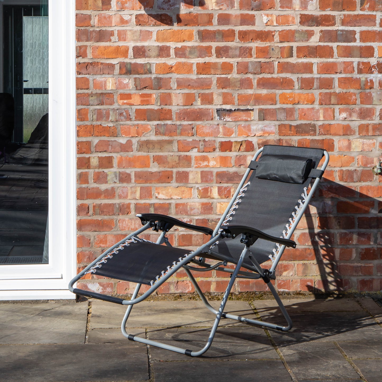 Multi Position Garden Zero Gravity Relaxer Chair Sun Lounger in Black & Silver