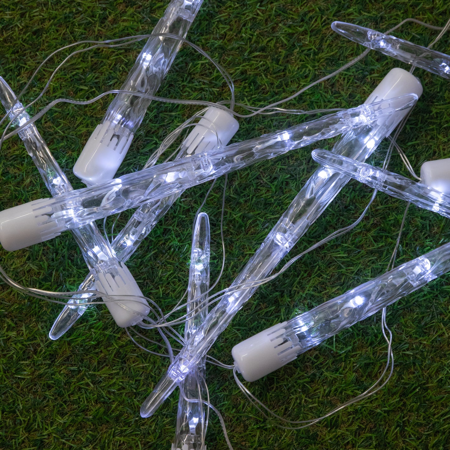 2.7m Set of 10 Battery Operated In-Lit Christmas Icicle Lights with 40 Cool White LEDs