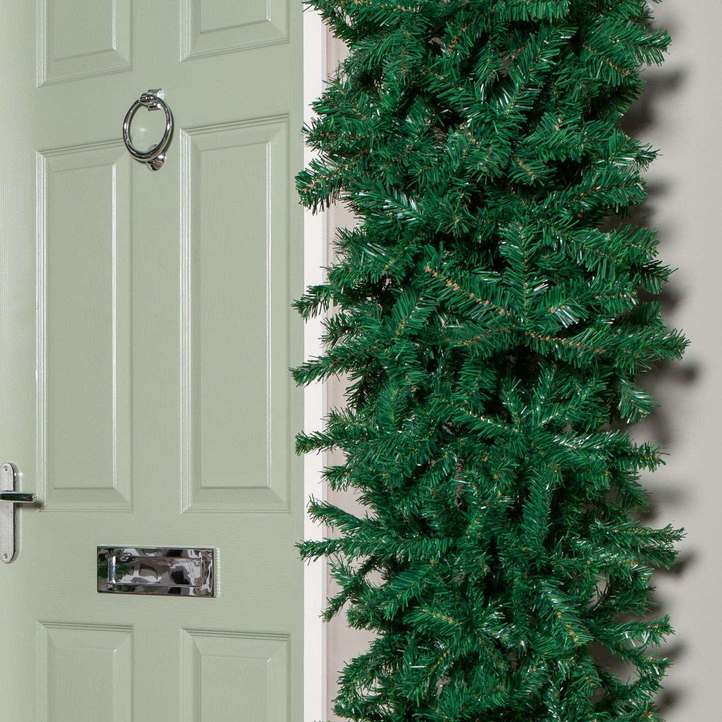 8ft (2.40m) Samuel Alexander Single Door Plain Green Flat Top Christmas Tree Arch with 2000 Tips