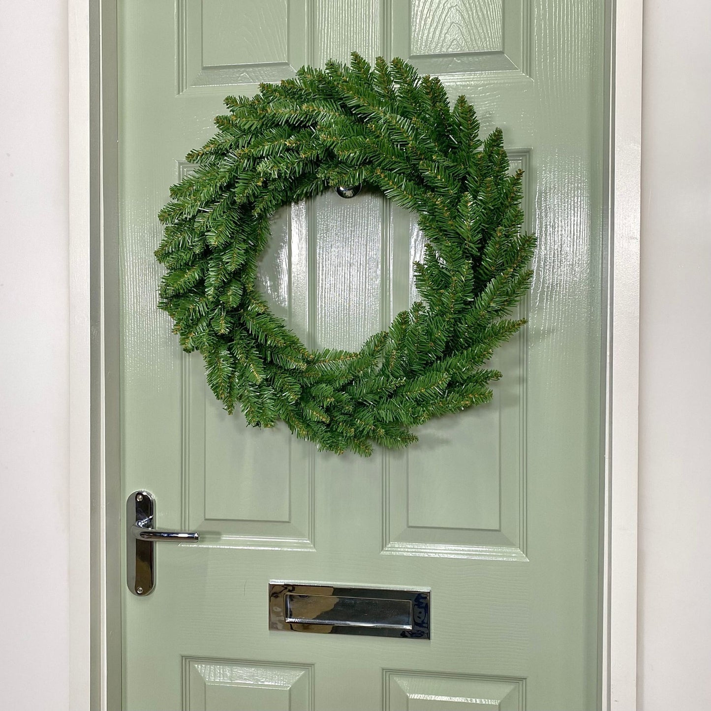 60cm Plain Green Christmas Wreath with 160 Bullet Tips