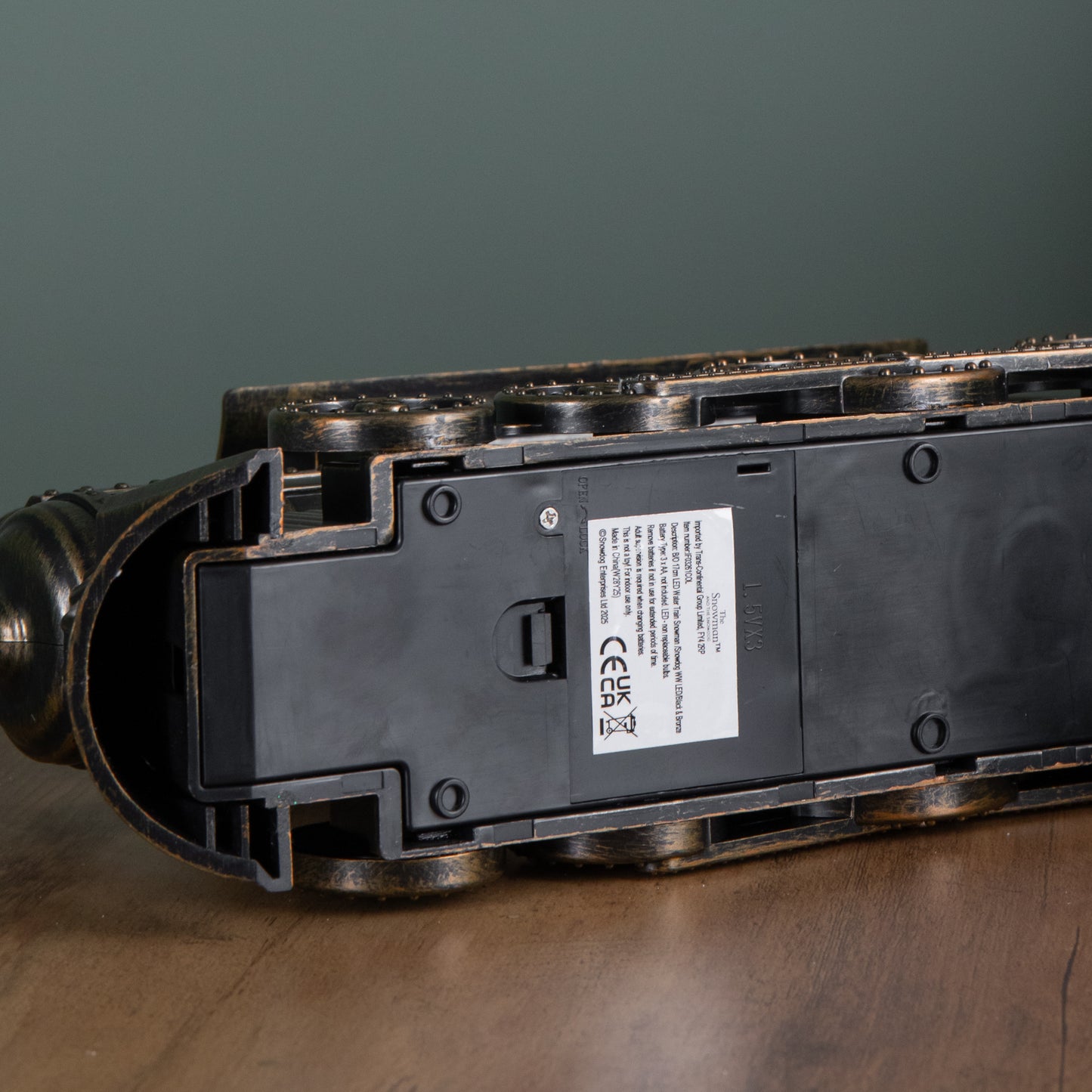 17cm Battery Operated Light up Christmas Train Water Spinner with The Snowman & Snowdog with LEDs