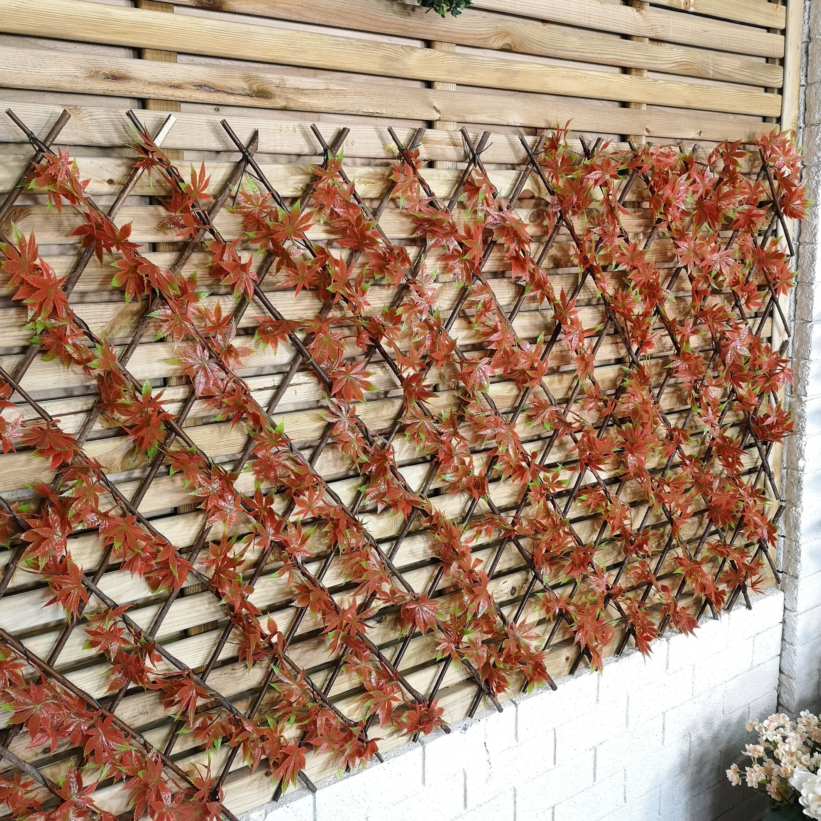 180cm x 90cm Red Acer Leaf Expanding Garden Fence Privacy Screen Trellis
