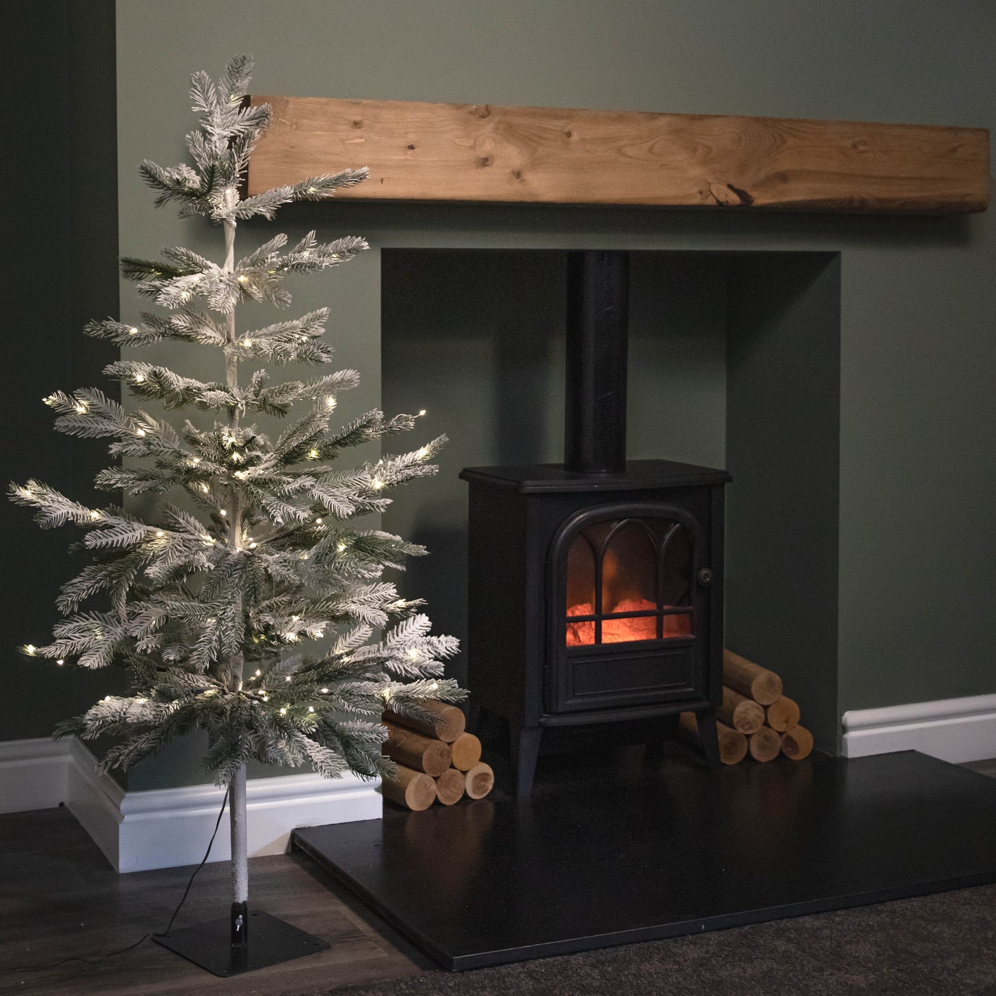 4ft (1.2m) Light up Pine Needle Christmas Tree with 150 Warm White LEDs 