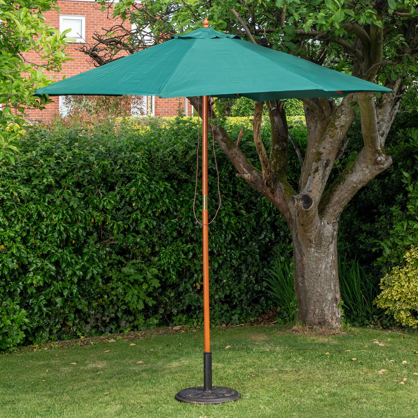 2.7m Outdoor Wooden Garden Parasol Sun Shade with Carry Bag in Green with 9kg Base Included