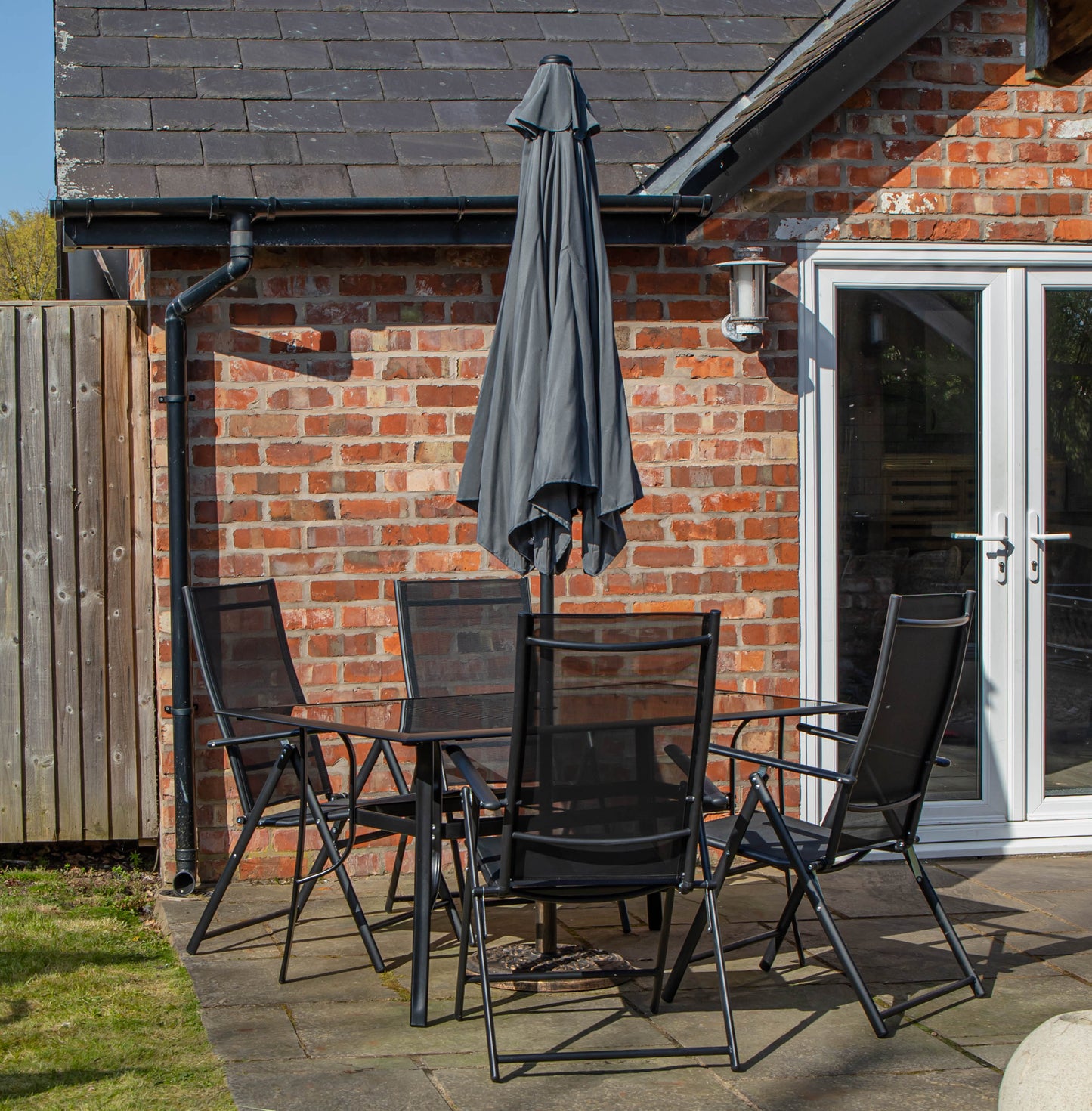Outdoor 4 Person Rectangular Glass Top Garden Dining Table Chairs With Grey Havana Parasol & Base