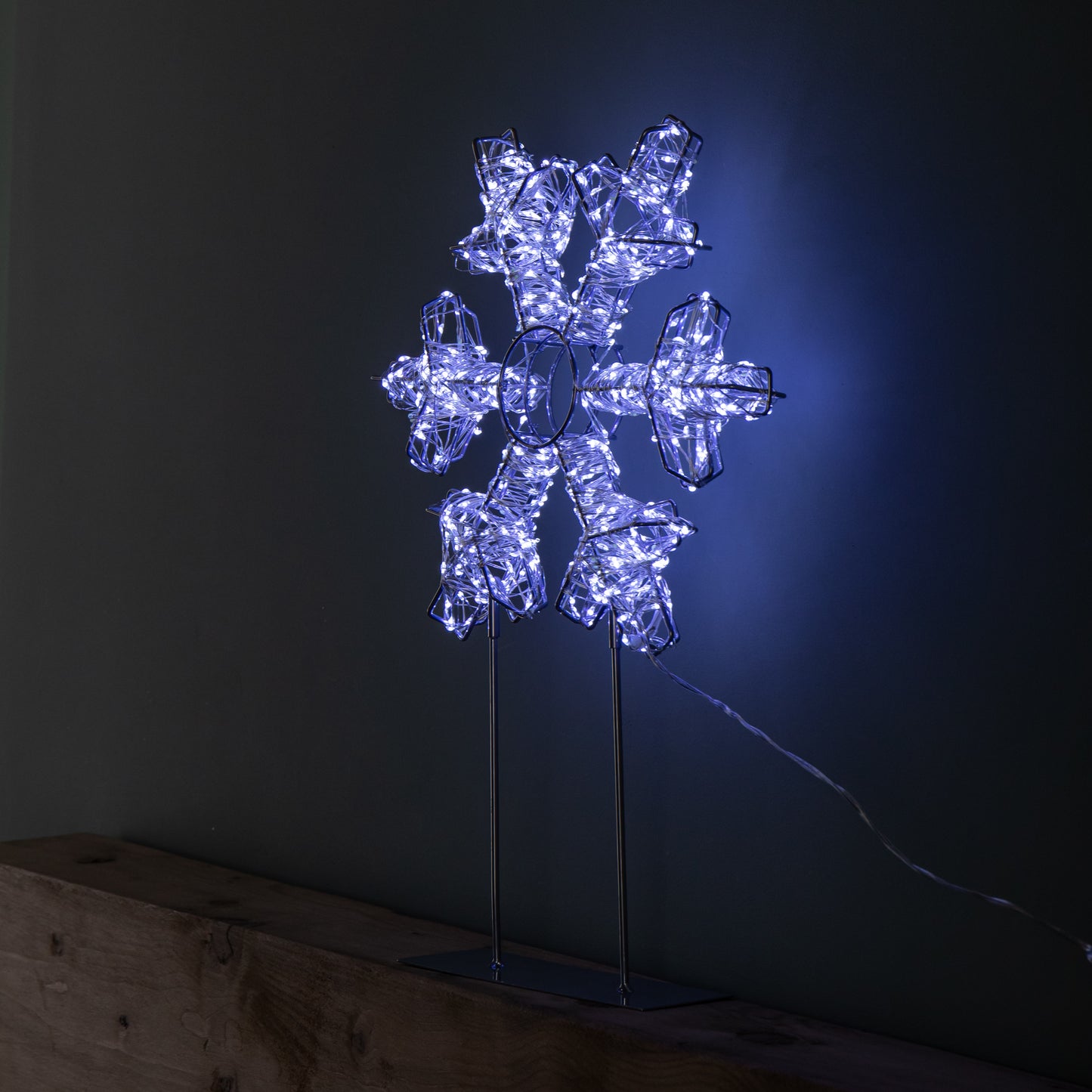 45cm Light up Silver Christmas Snowflake on Metal Stand with White LEDs