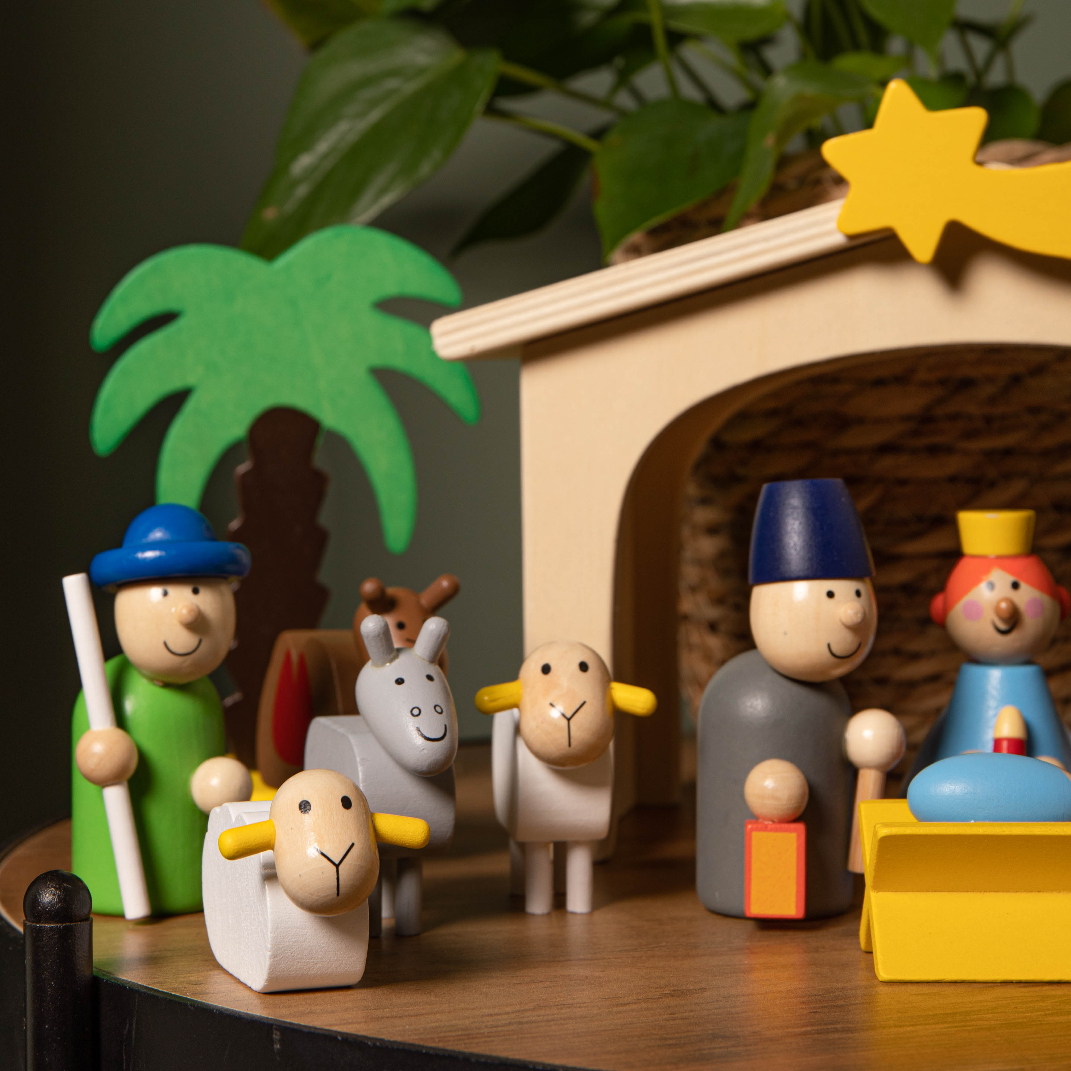 24cm Wooden Christmas Nativity Scene Playset With Multi-Coloured