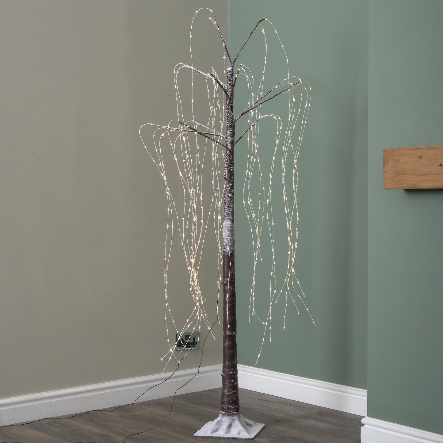 1.8m (6ft) Brown Flocked Willow Christmas Tree with 600 Warm White LEDs